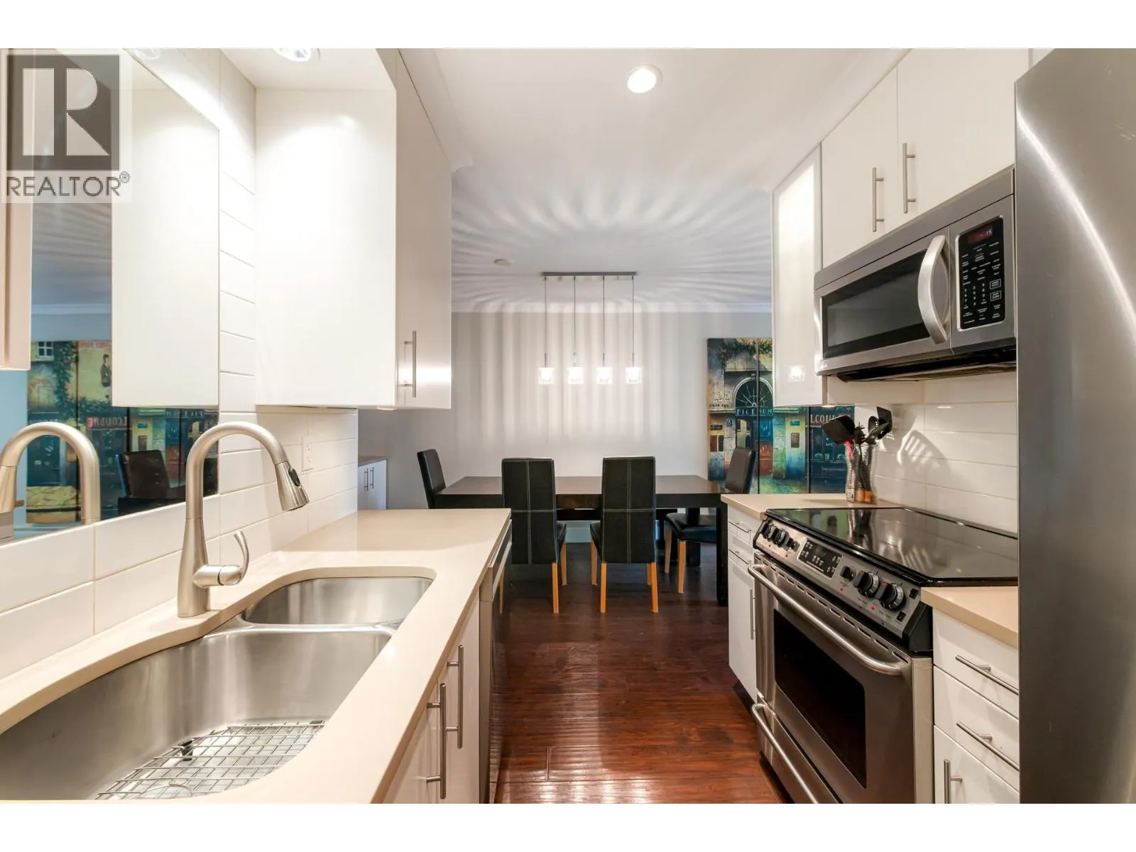 204 341 W 3RD STREET