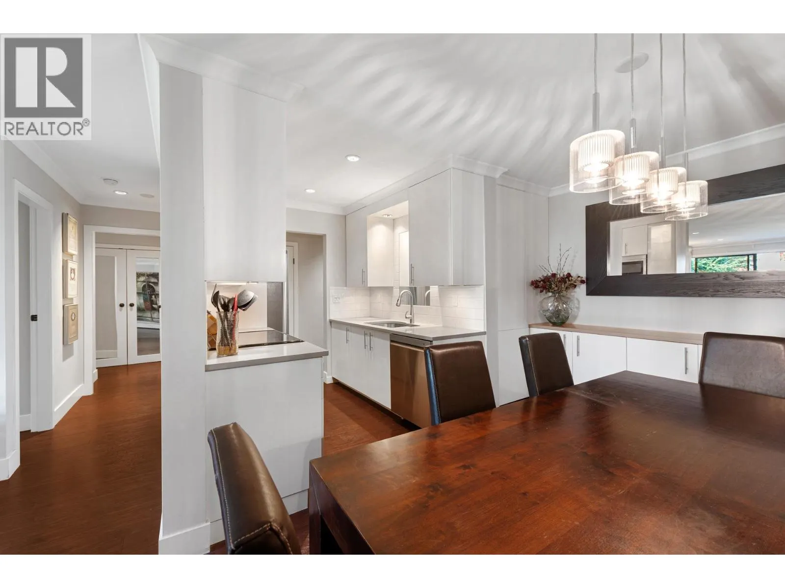 204 341 W 3RD STREET