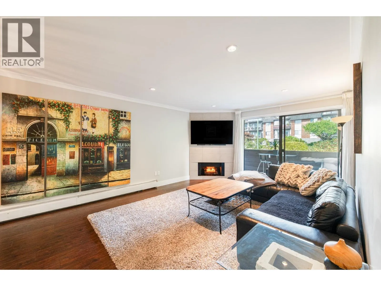 204 341 W 3RD STREET