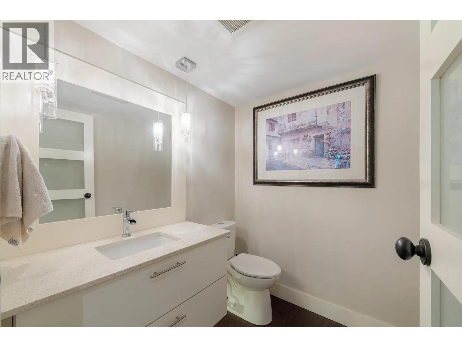 204 341 W 3RD STREET