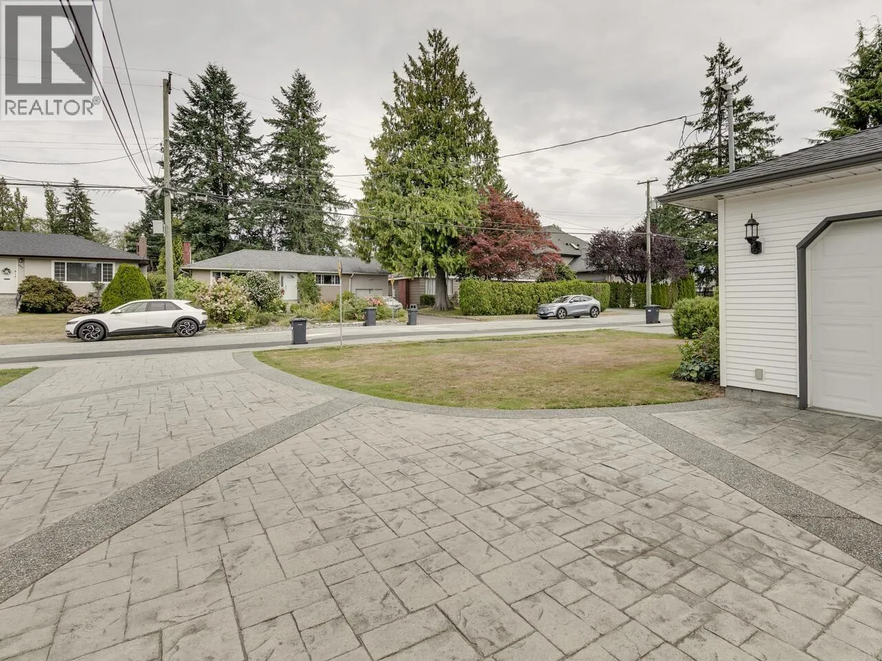 443 GLENCOE DRIVE