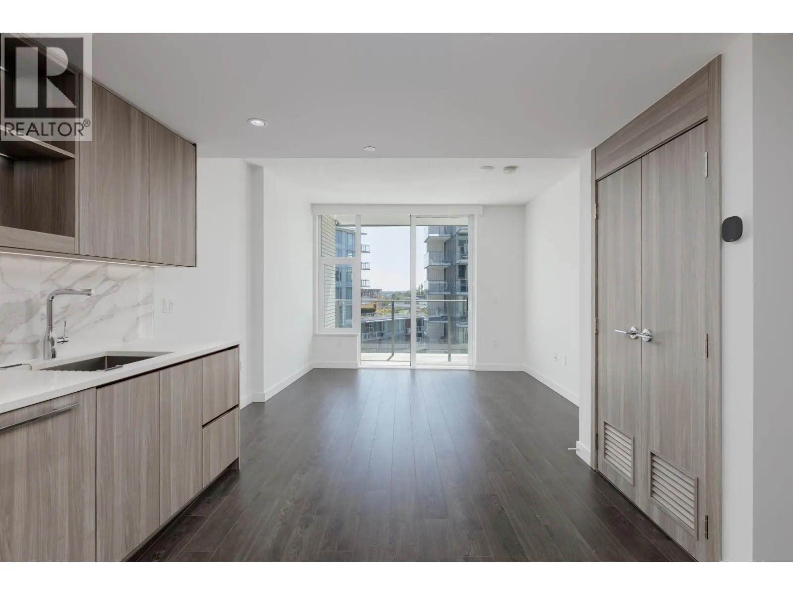 1083 8671 HAZELBRIDGE WAY