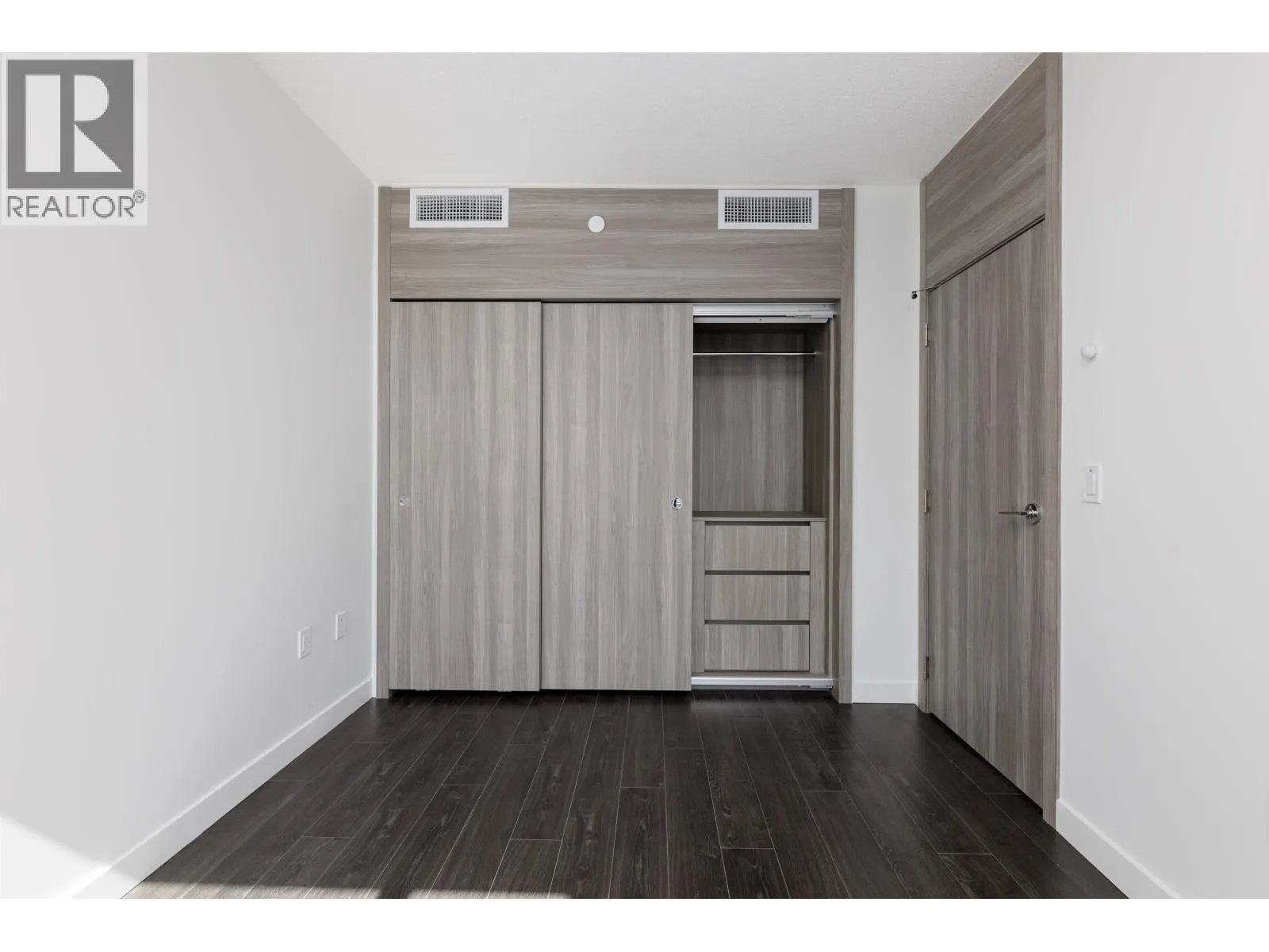 1083 8671 HAZELBRIDGE WAY