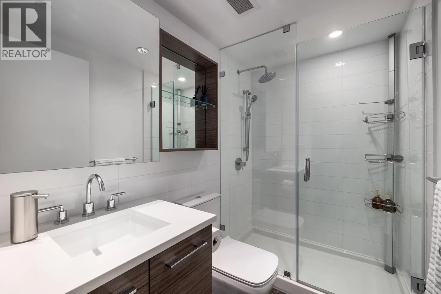 906 7488 LANSDOWNE ROAD