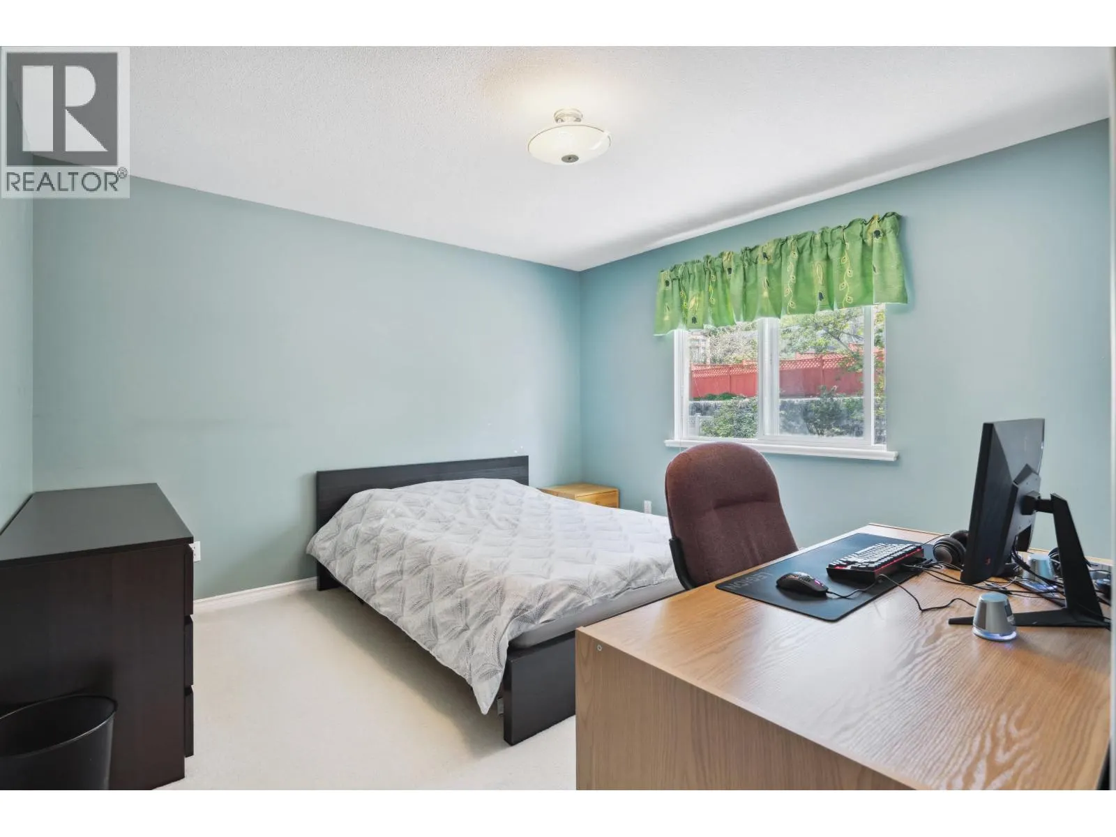 2525 SAPPHIRE PLACE