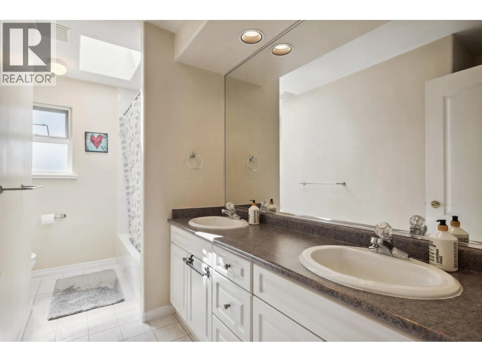 2525 SAPPHIRE PLACE