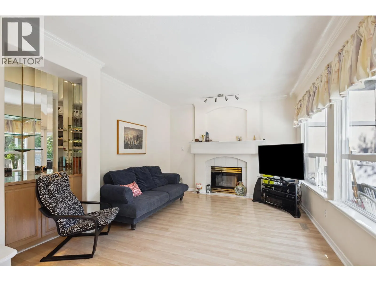 2525 SAPPHIRE PLACE