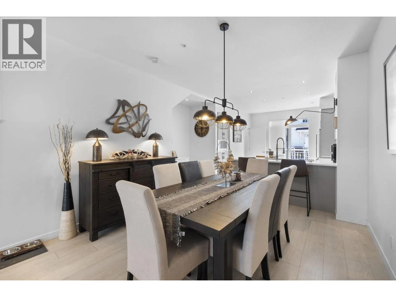 26 2560 PITT RIVER ROAD