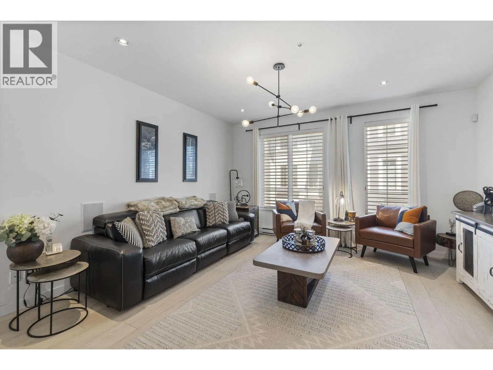 26 2560 PITT RIVER ROAD