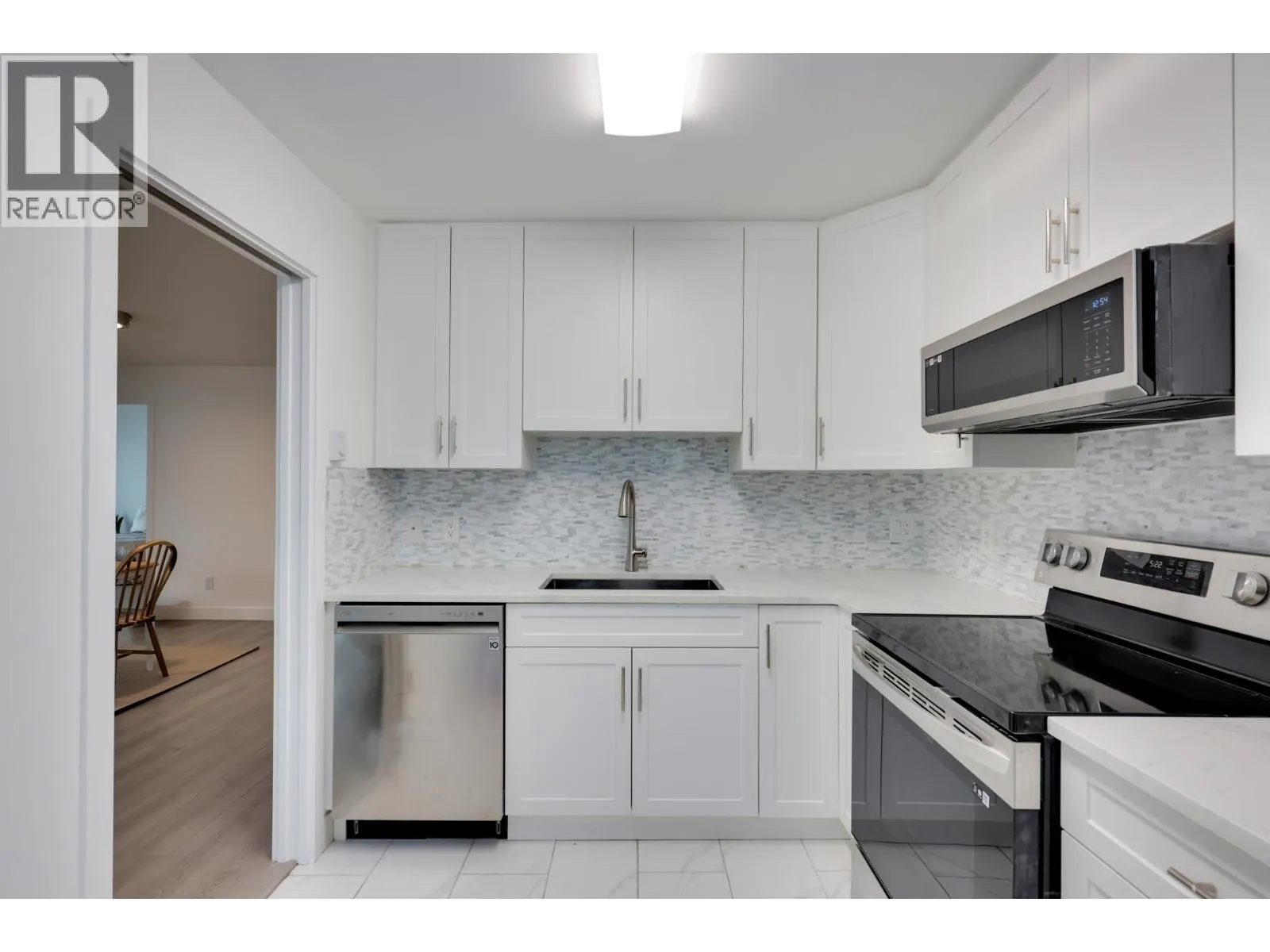 1803 6622 SOUTHOAKS CRESCENT