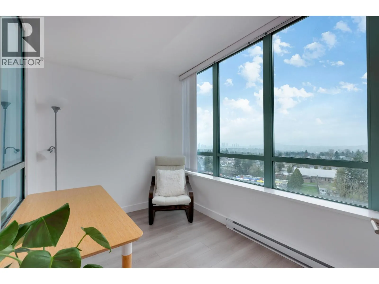 1803 6622 SOUTHOAKS CRESCENT