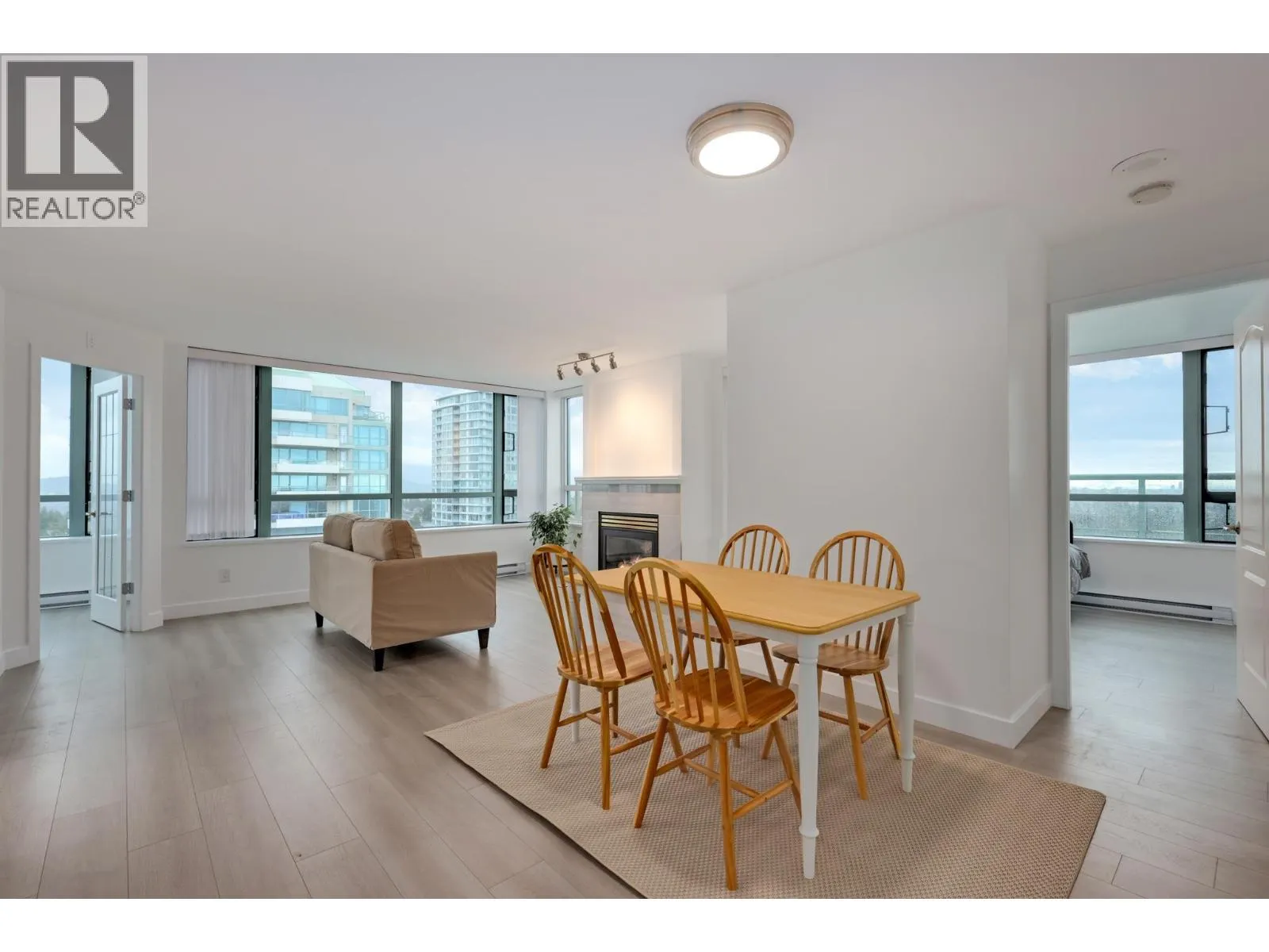 1803 6622 SOUTHOAKS CRESCENT