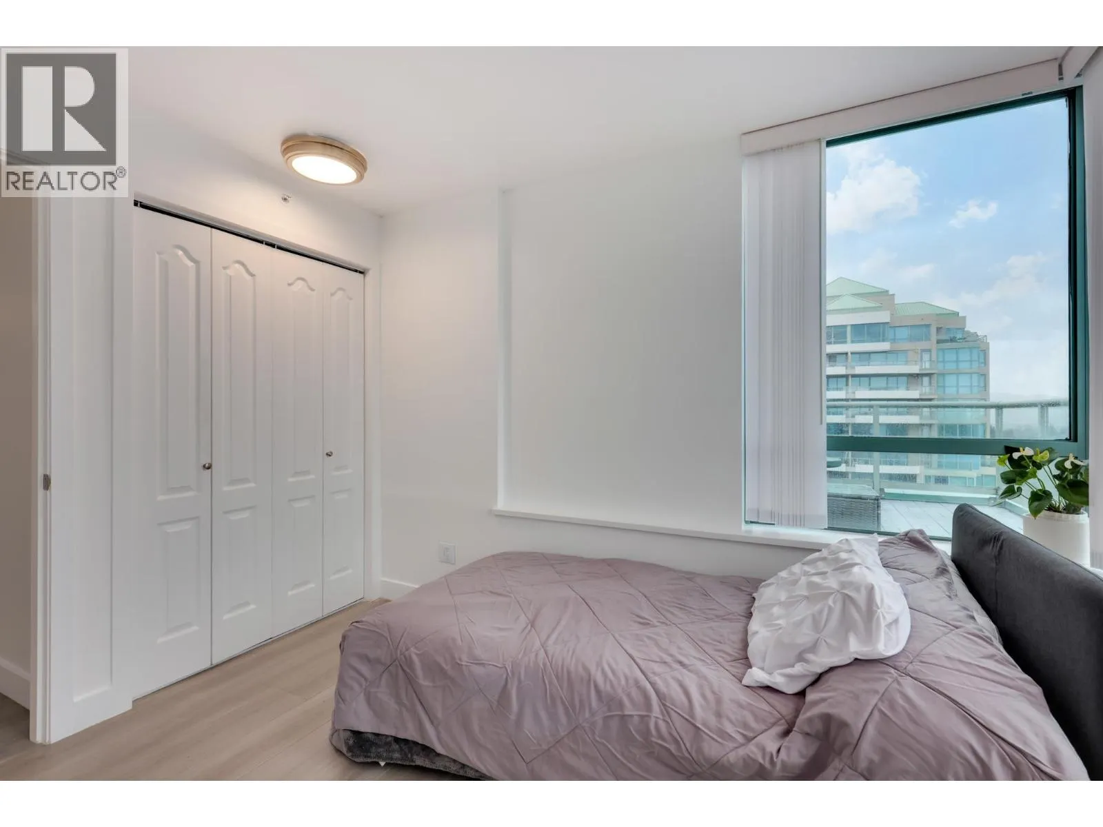 1803 6622 SOUTHOAKS CRESCENT