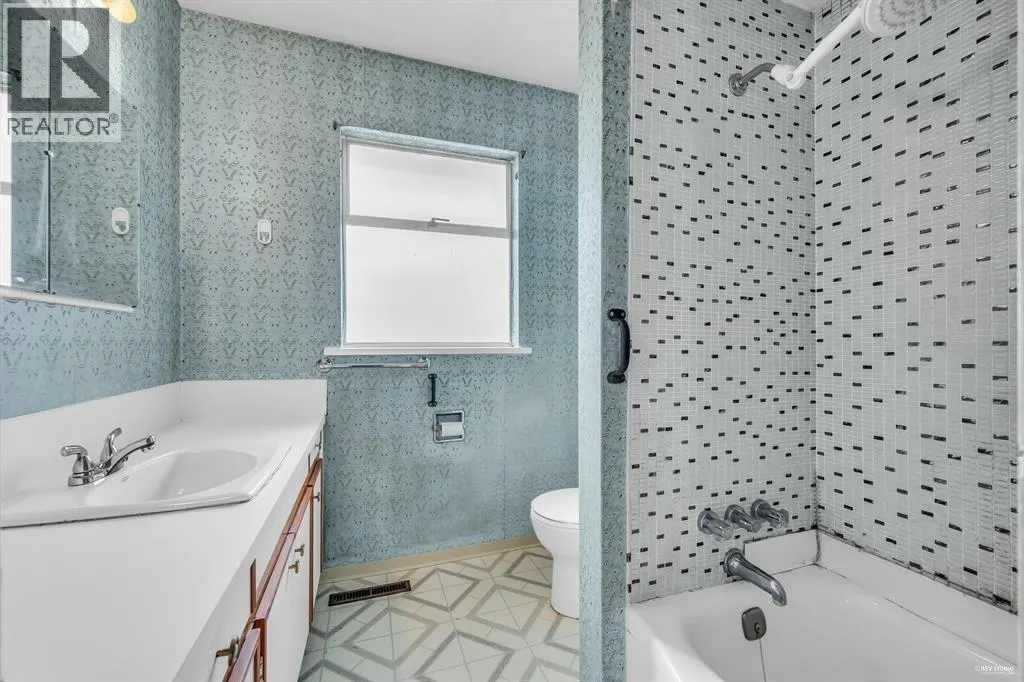 8620 CAMDEN CRE