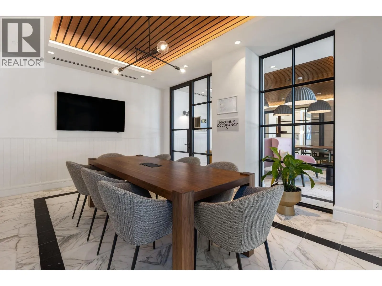 408 6811 PEARSON WAY