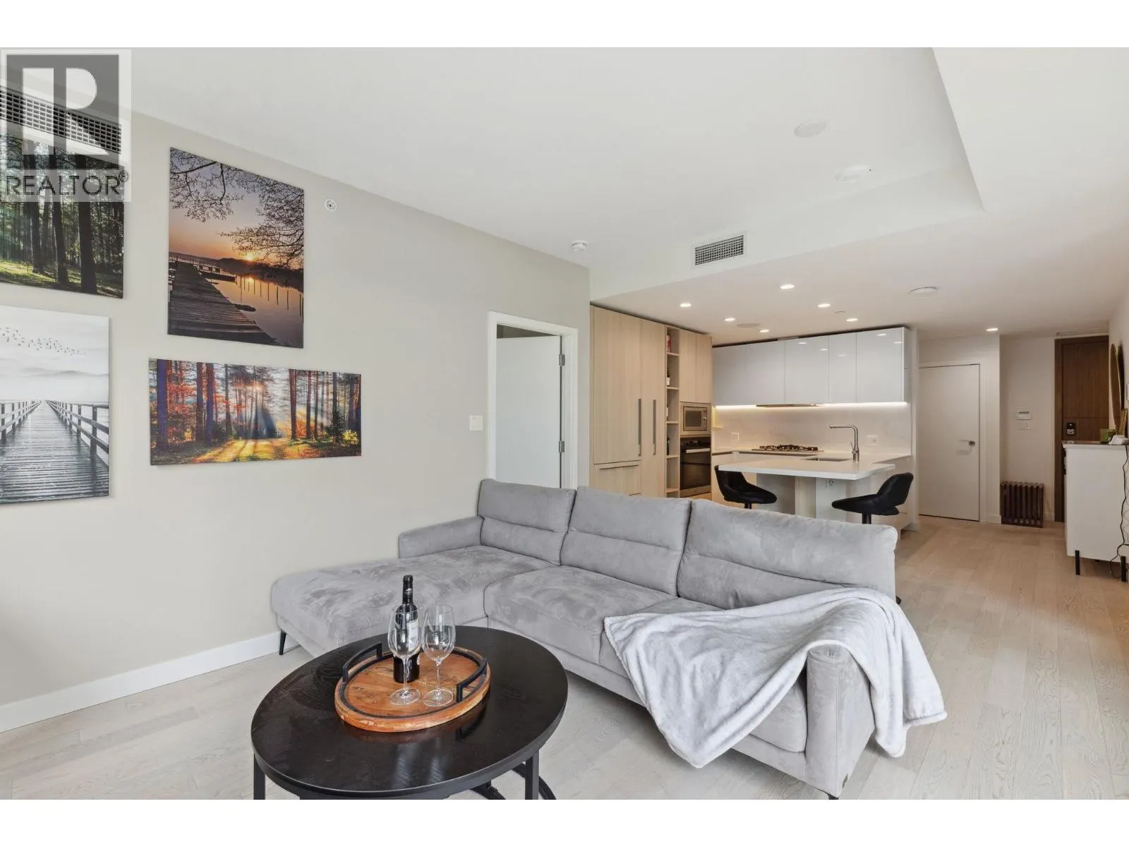 408 6811 PEARSON WAY