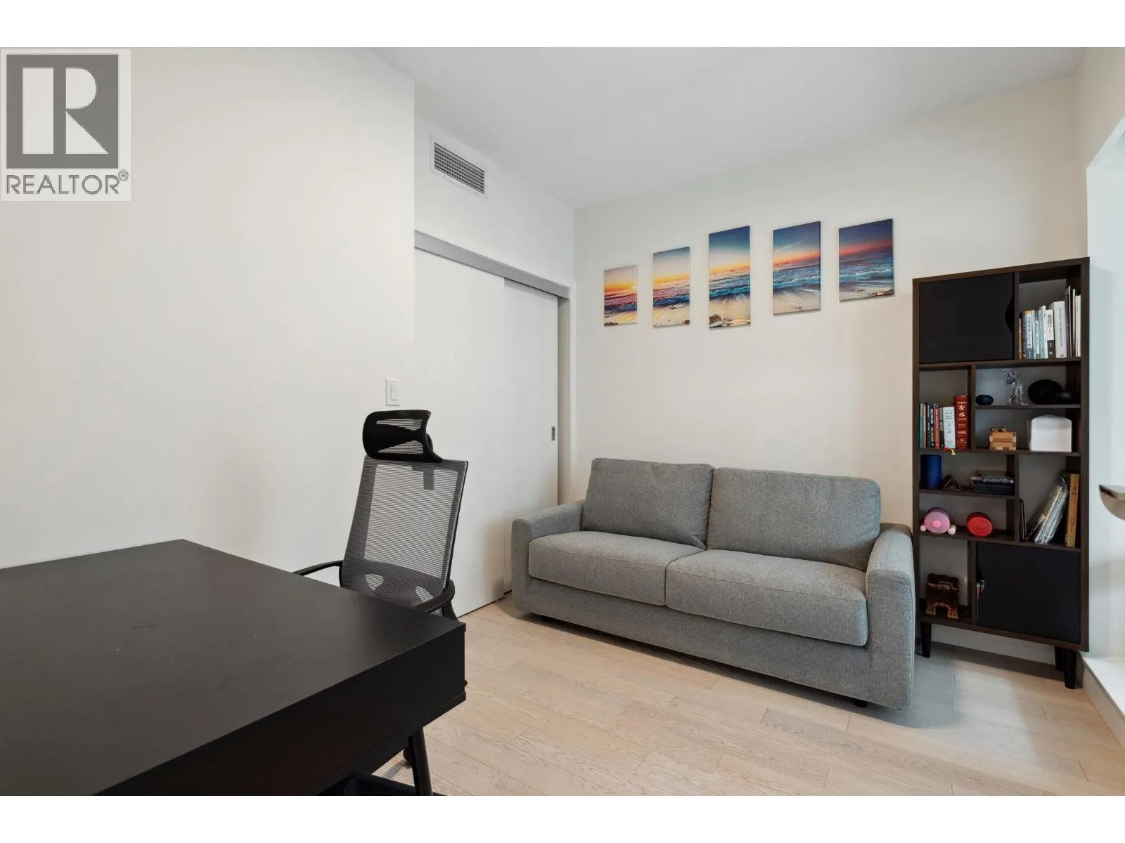 408 6811 PEARSON WAY