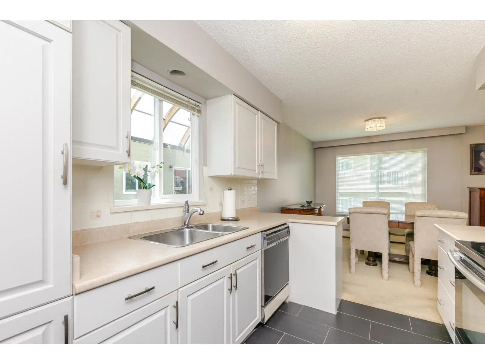 #304 1351 MARTIN STREET