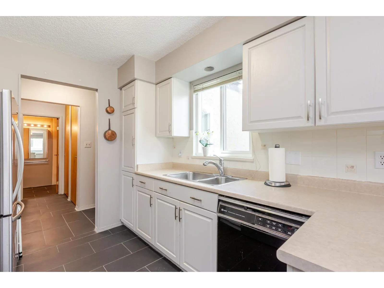 #304 1351 MARTIN STREET
