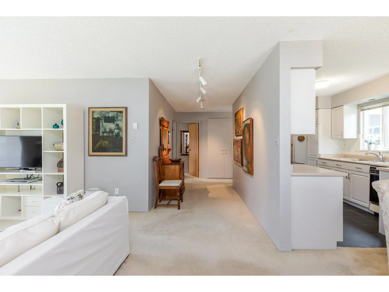 #304 1351 MARTIN STREET