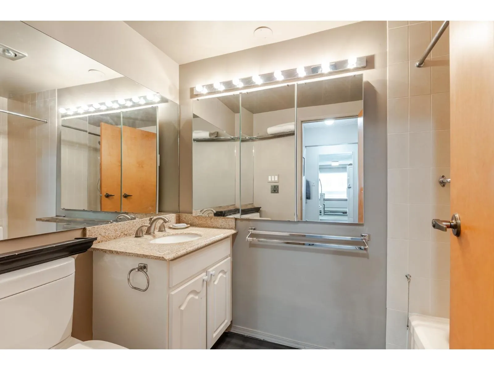 #304 1351 MARTIN STREET