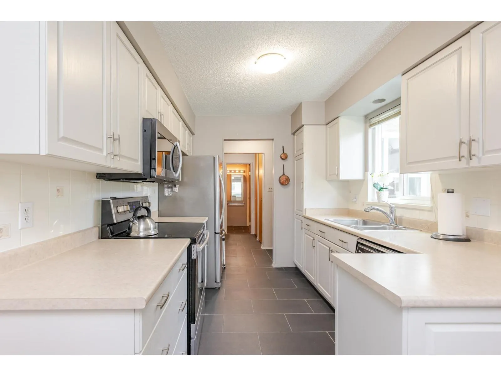 #304 1351 MARTIN STREET
