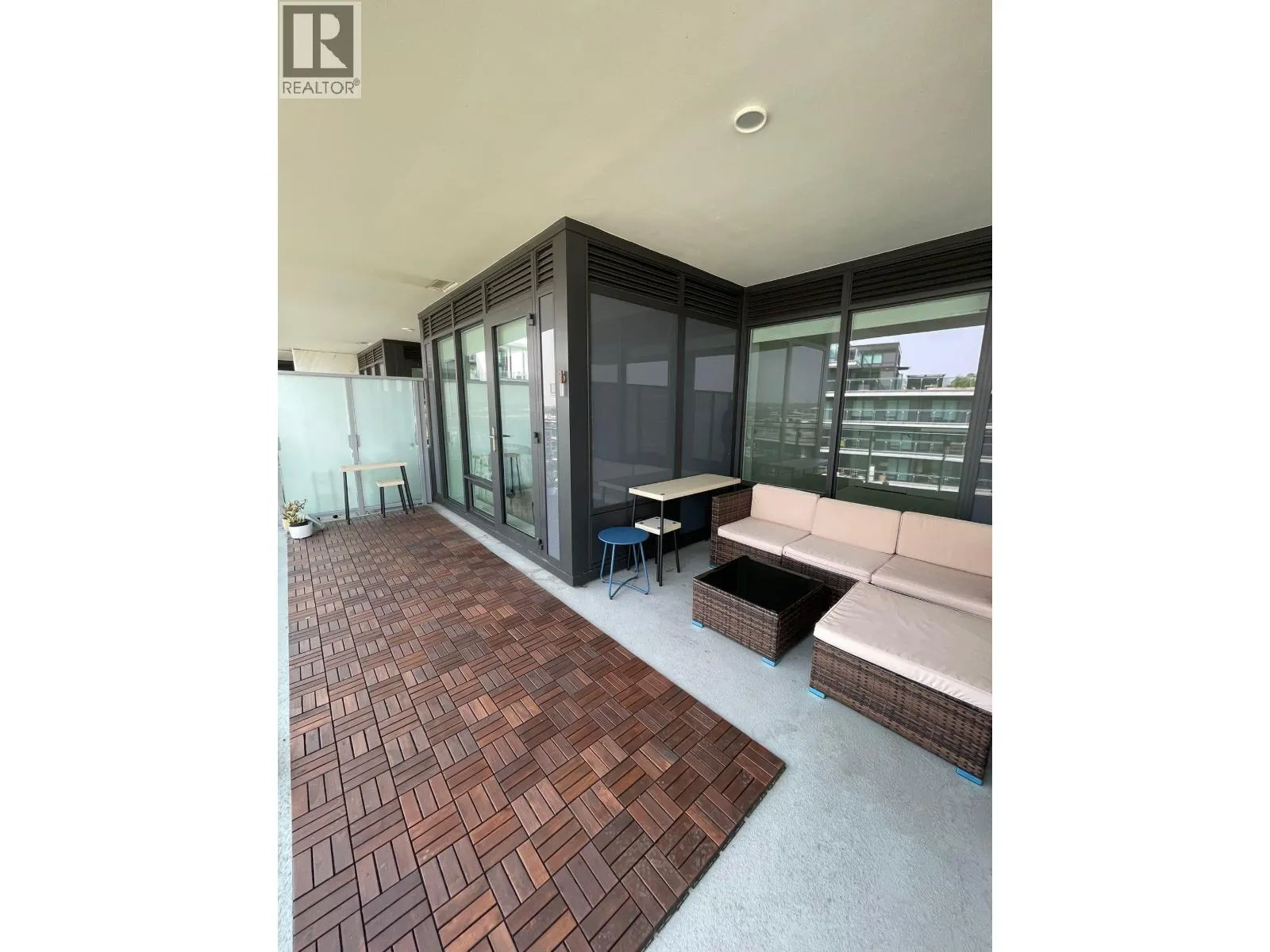 1005 6811 PEARSON WAY