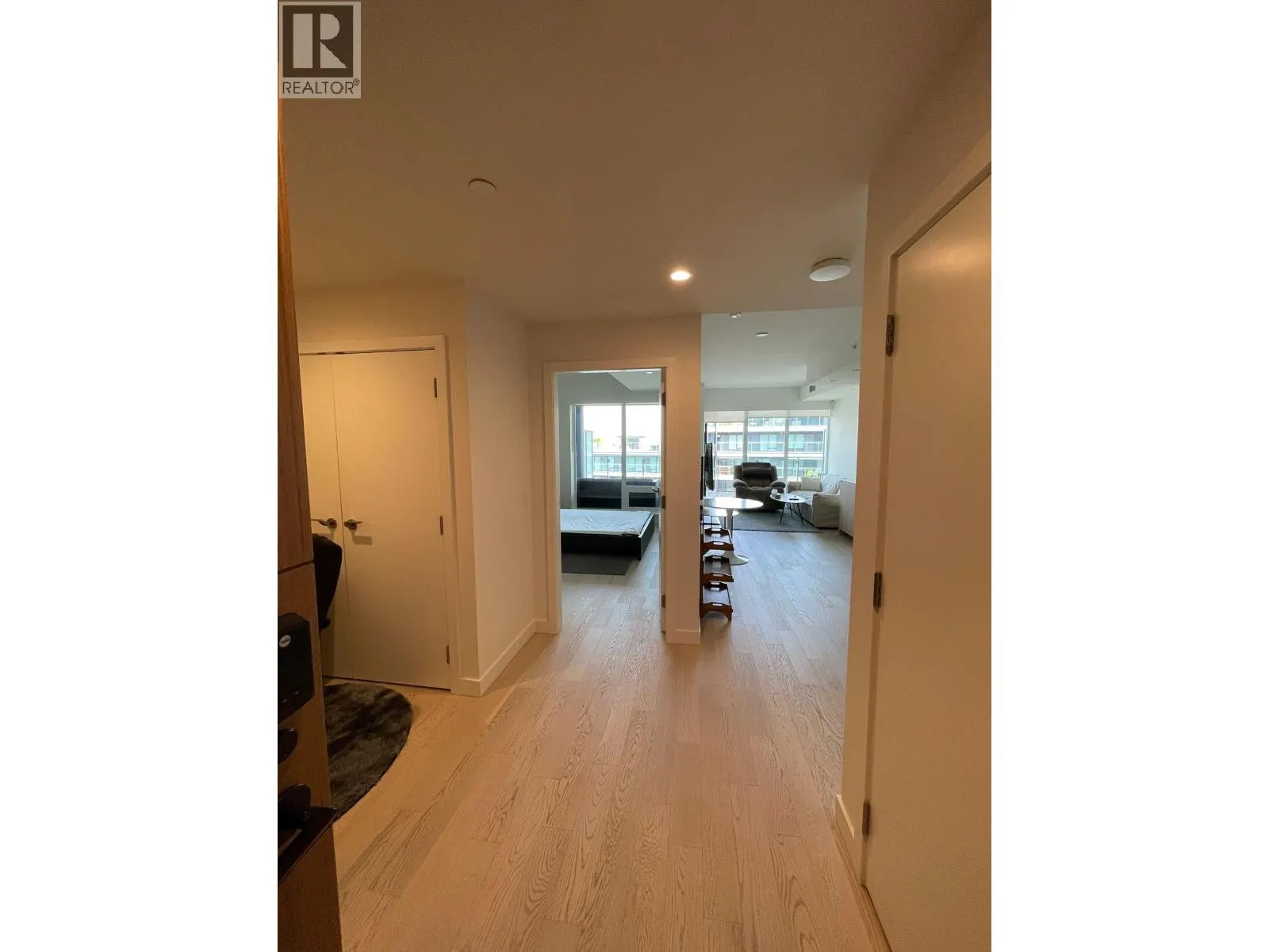 1005 6811 PEARSON WAY