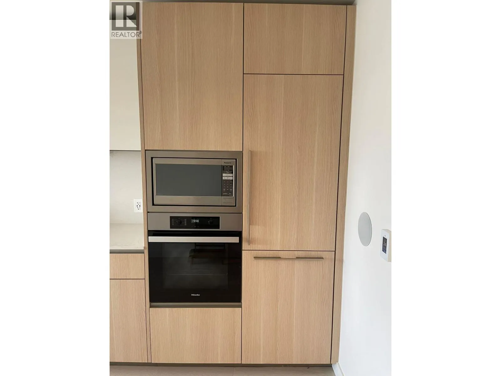 1005 6811 PEARSON WAY