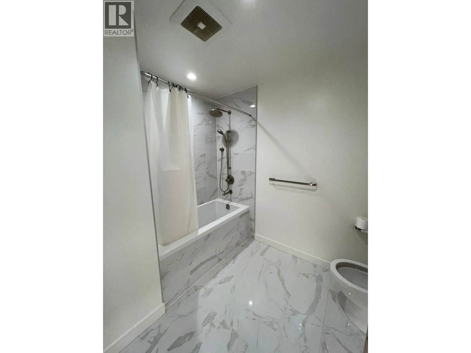 1005 6811 PEARSON WAY