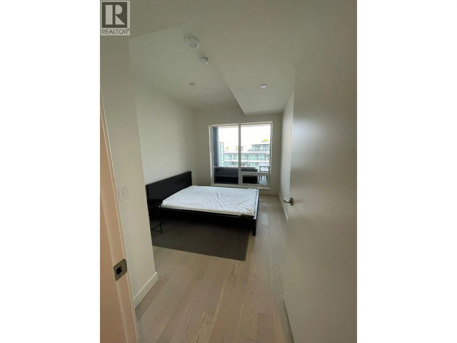 1005 6811 PEARSON WAY