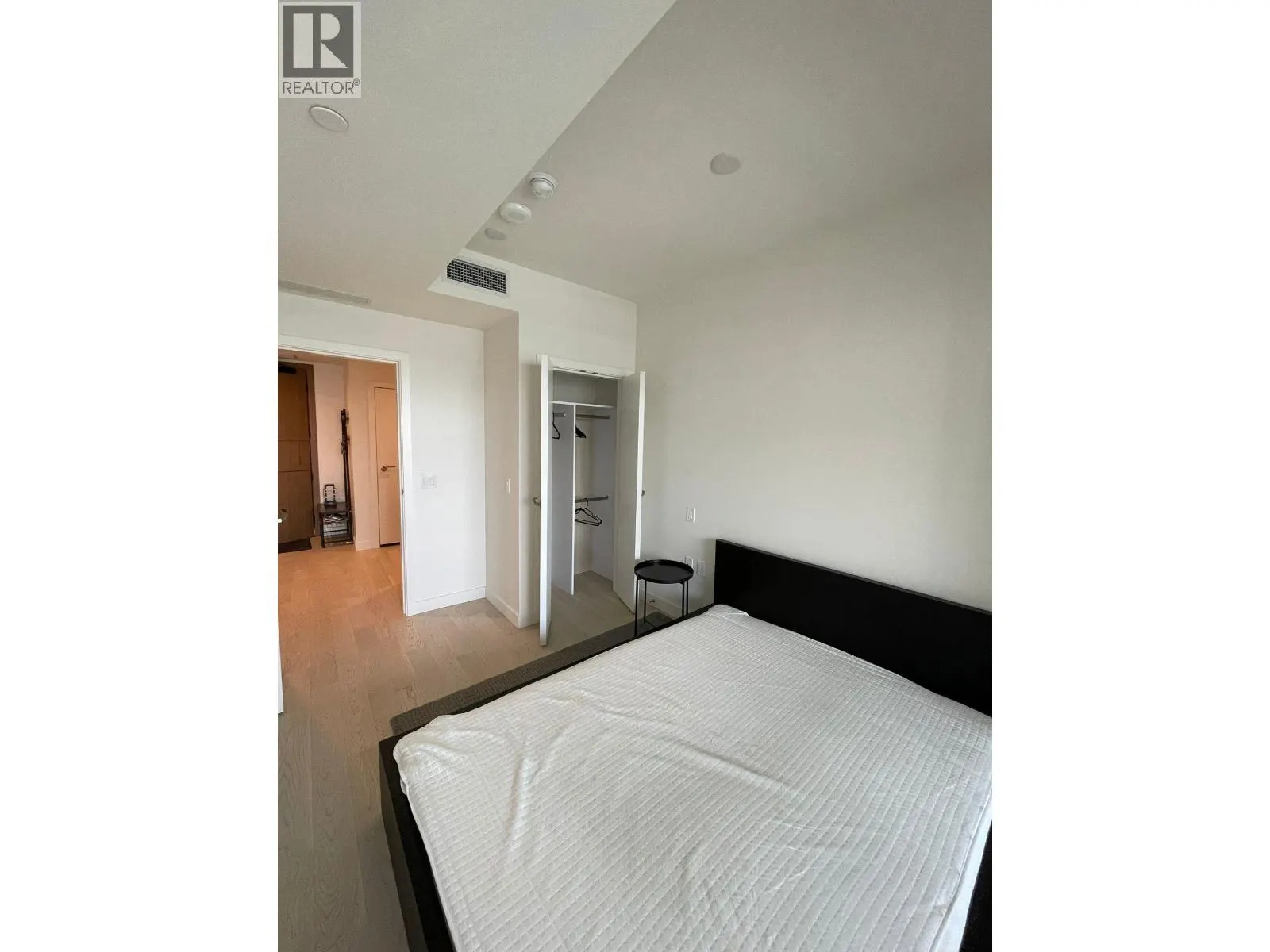 1005 6811 PEARSON WAY