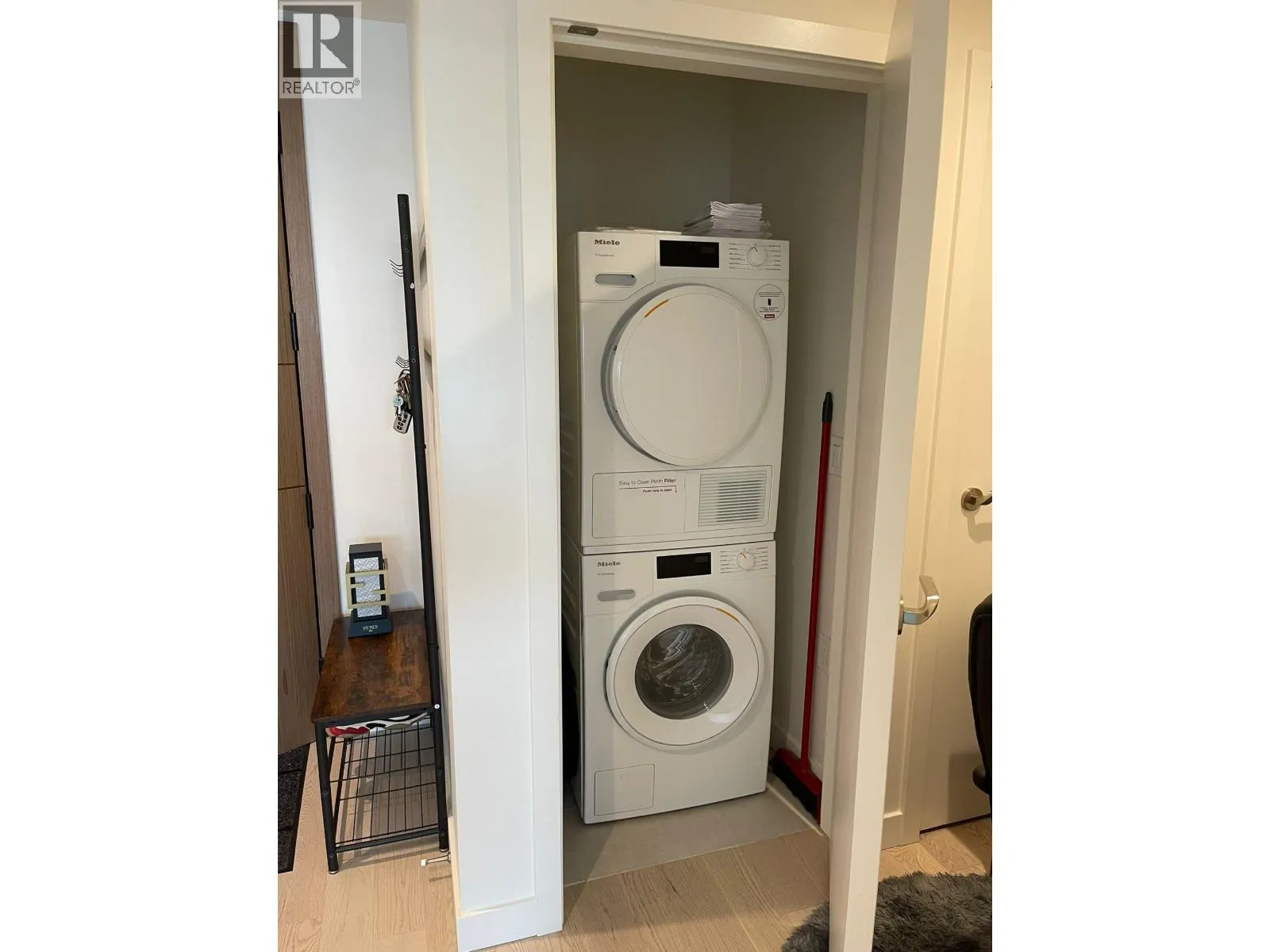 1005 6811 PEARSON WAY