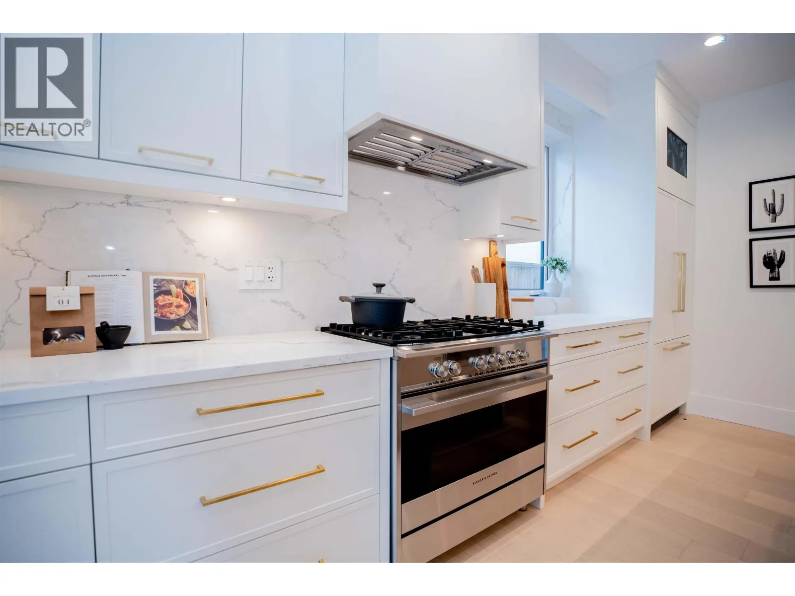 #1 2522 E 15TH AVENUE
