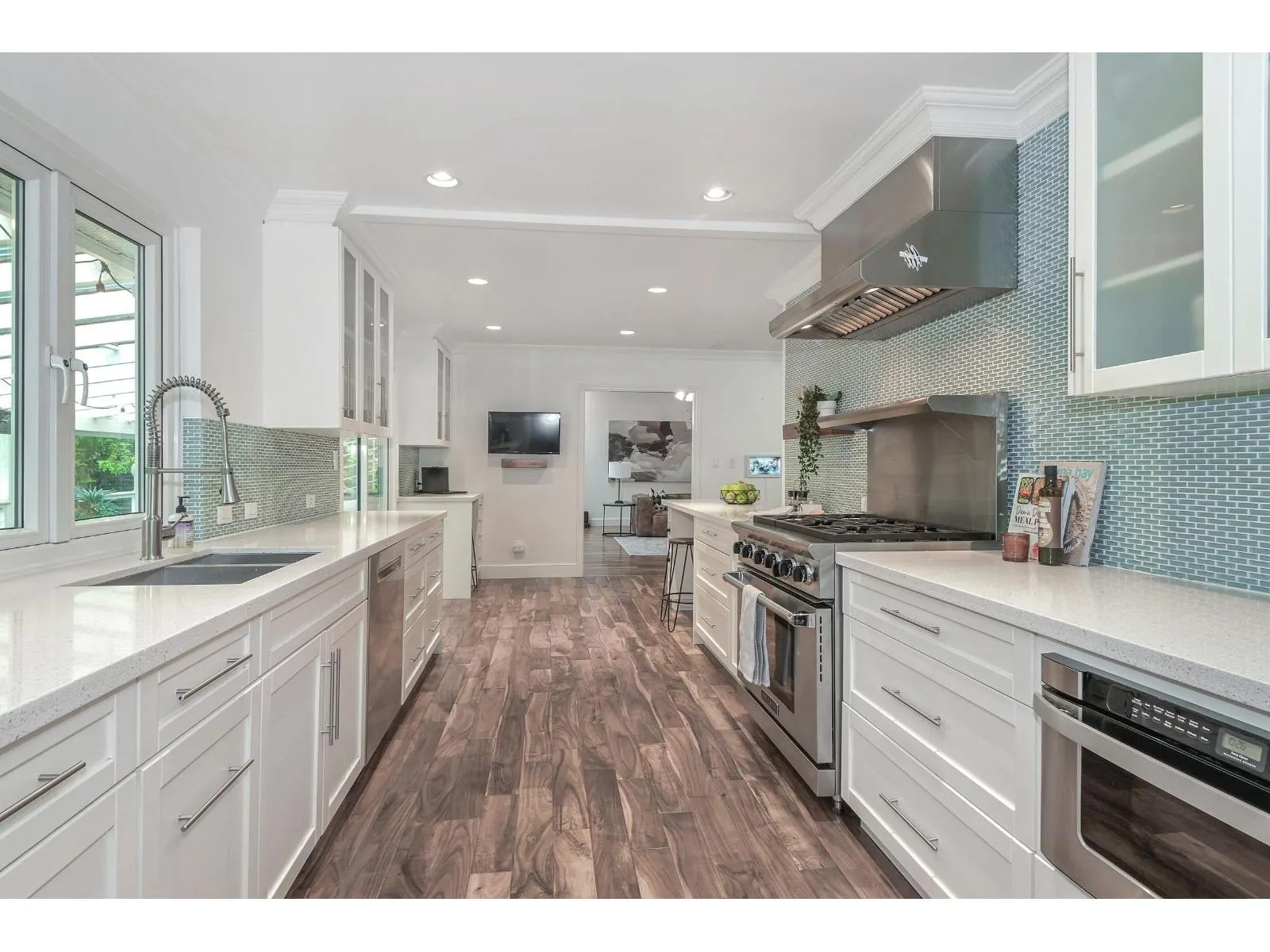 148 CLOVERMEADOW CRESCENT