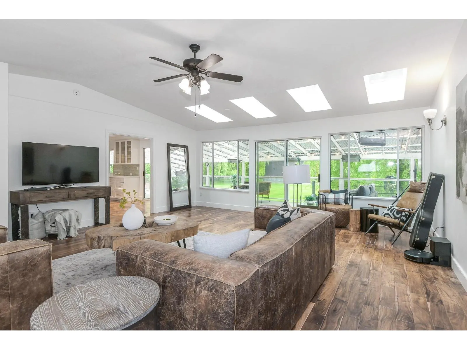 148 CLOVERMEADOW CRESCENT