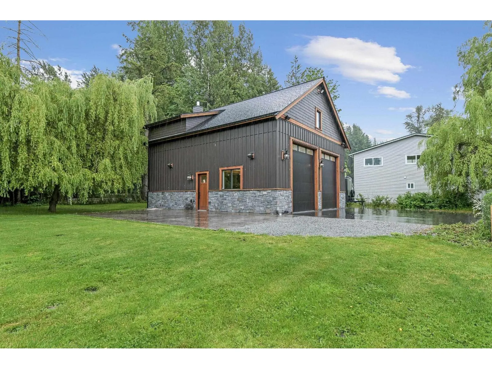 148 CLOVERMEADOW CRESCENT