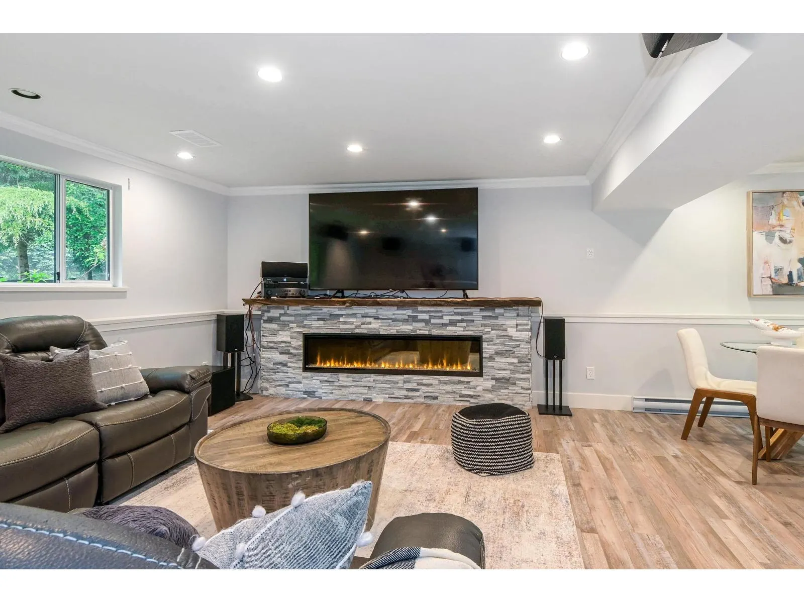 148 CLOVERMEADOW CRESCENT