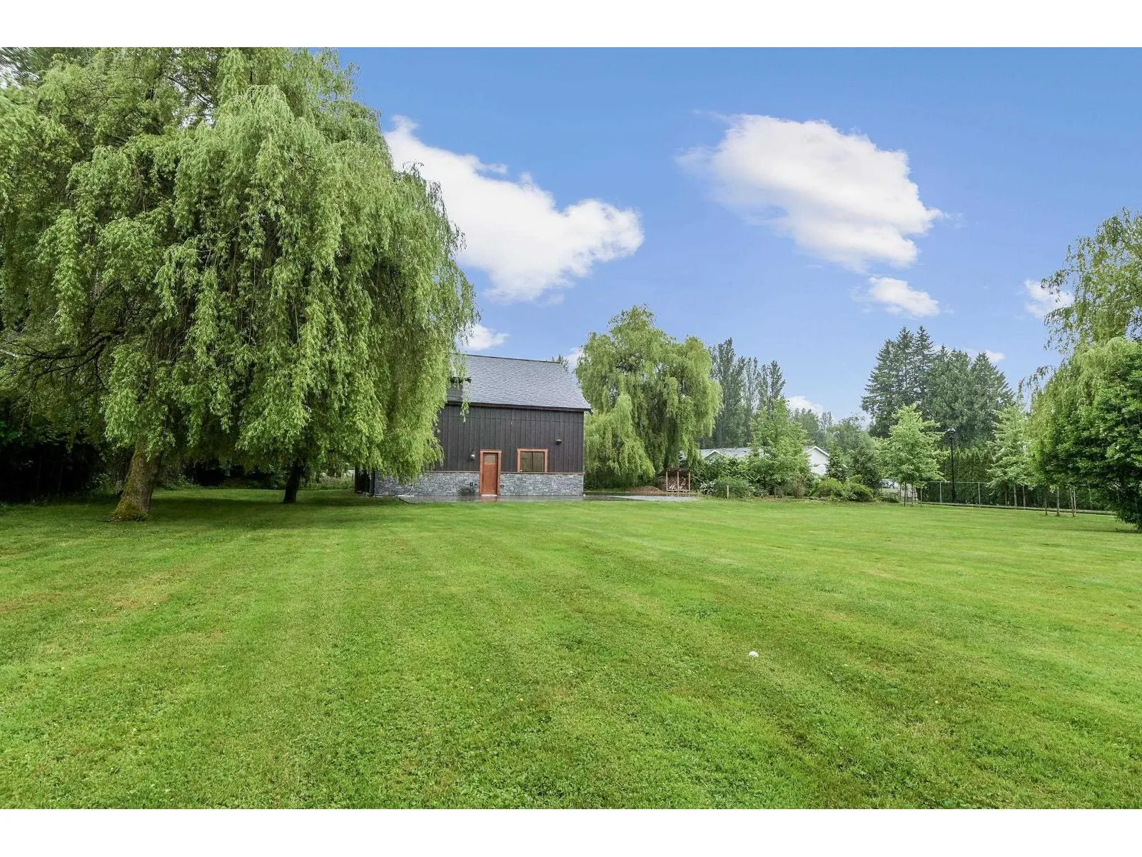 148 CLOVERMEADOW CRESCENT