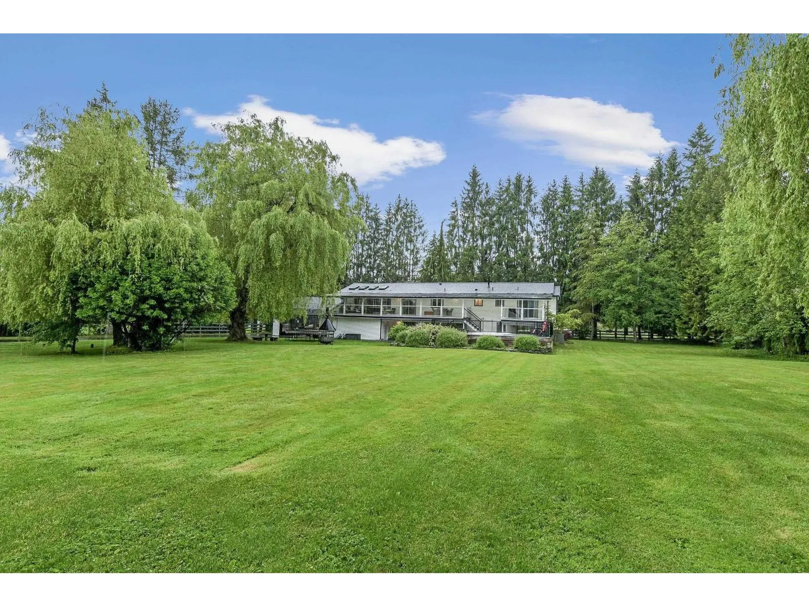 148 CLOVERMEADOW CRESCENT
