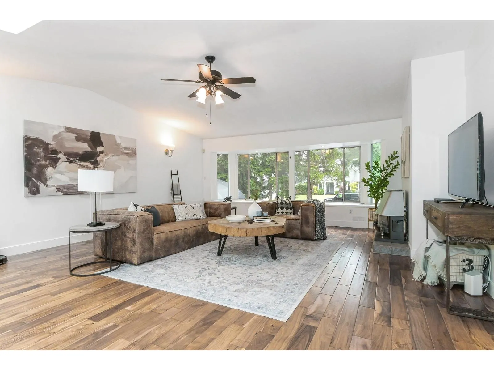 148 CLOVERMEADOW CRESCENT