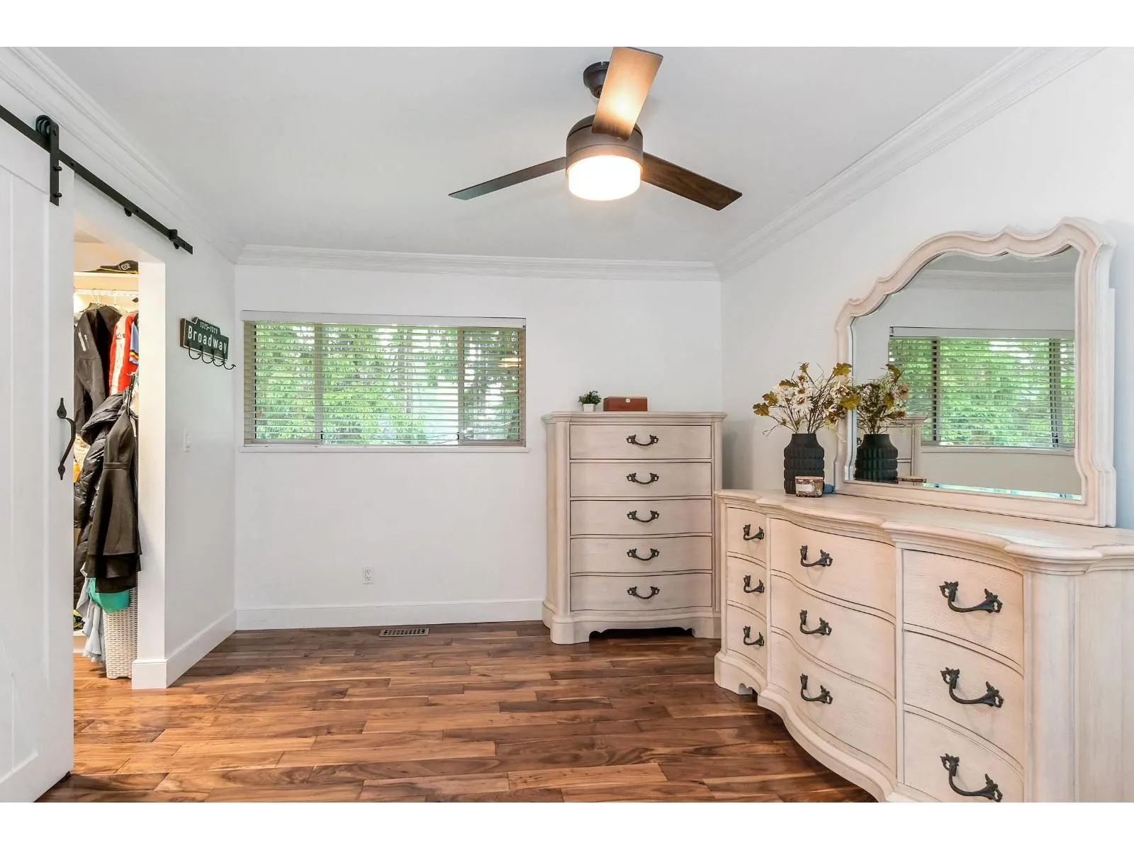 148 CLOVERMEADOW CRESCENT