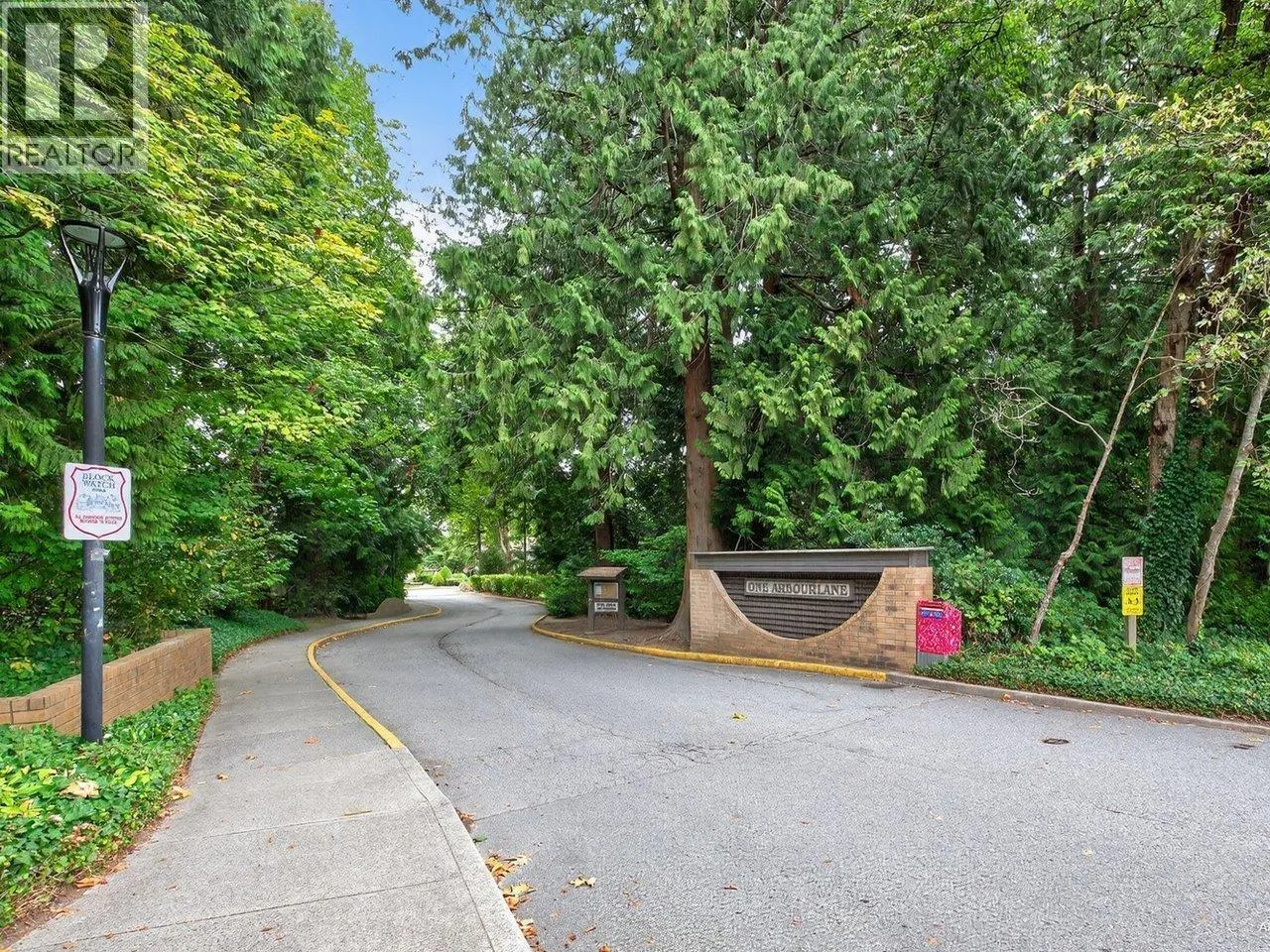 5805 MAYVIEW CIRCLE