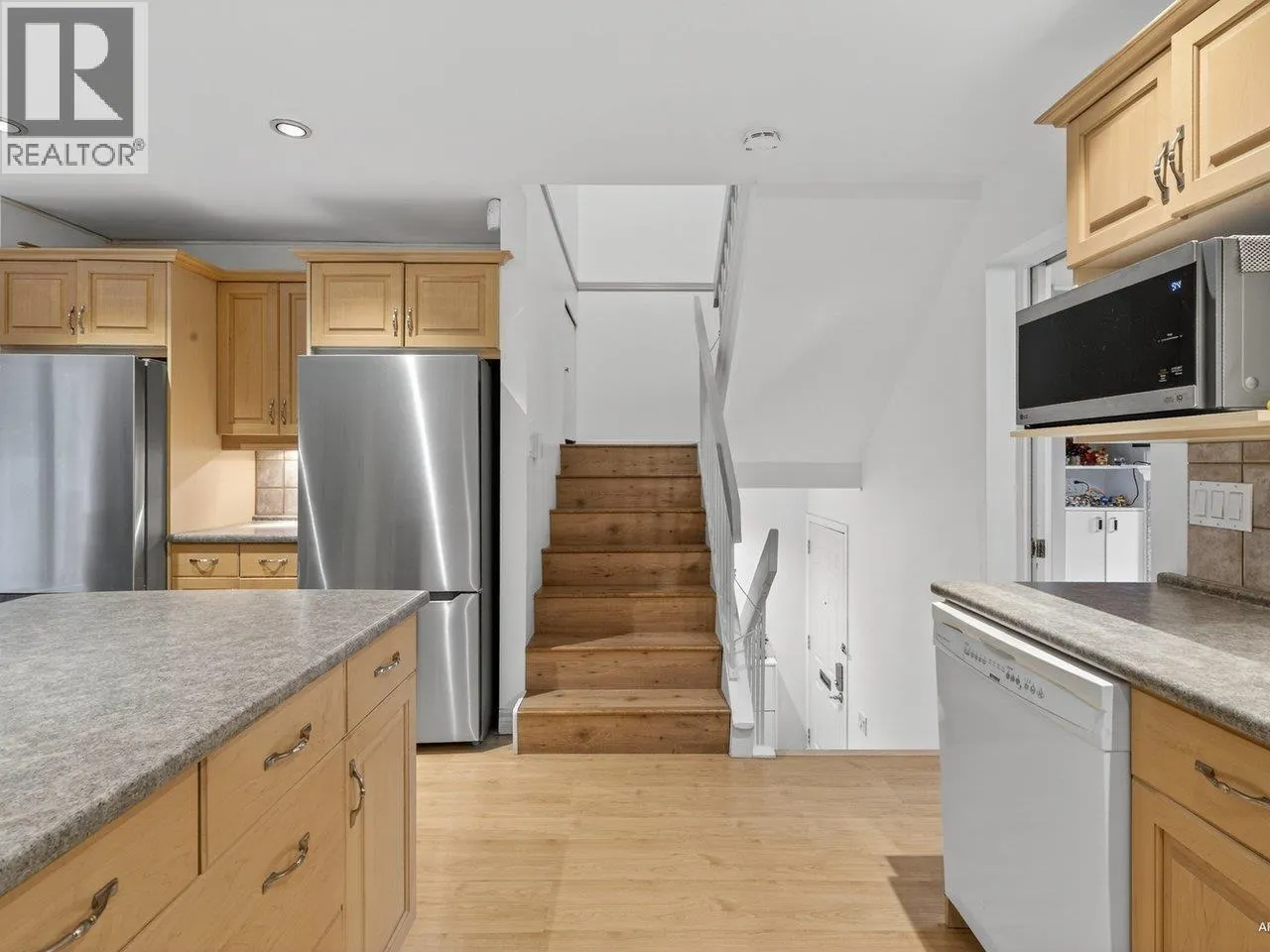 5805 MAYVIEW CIRCLE