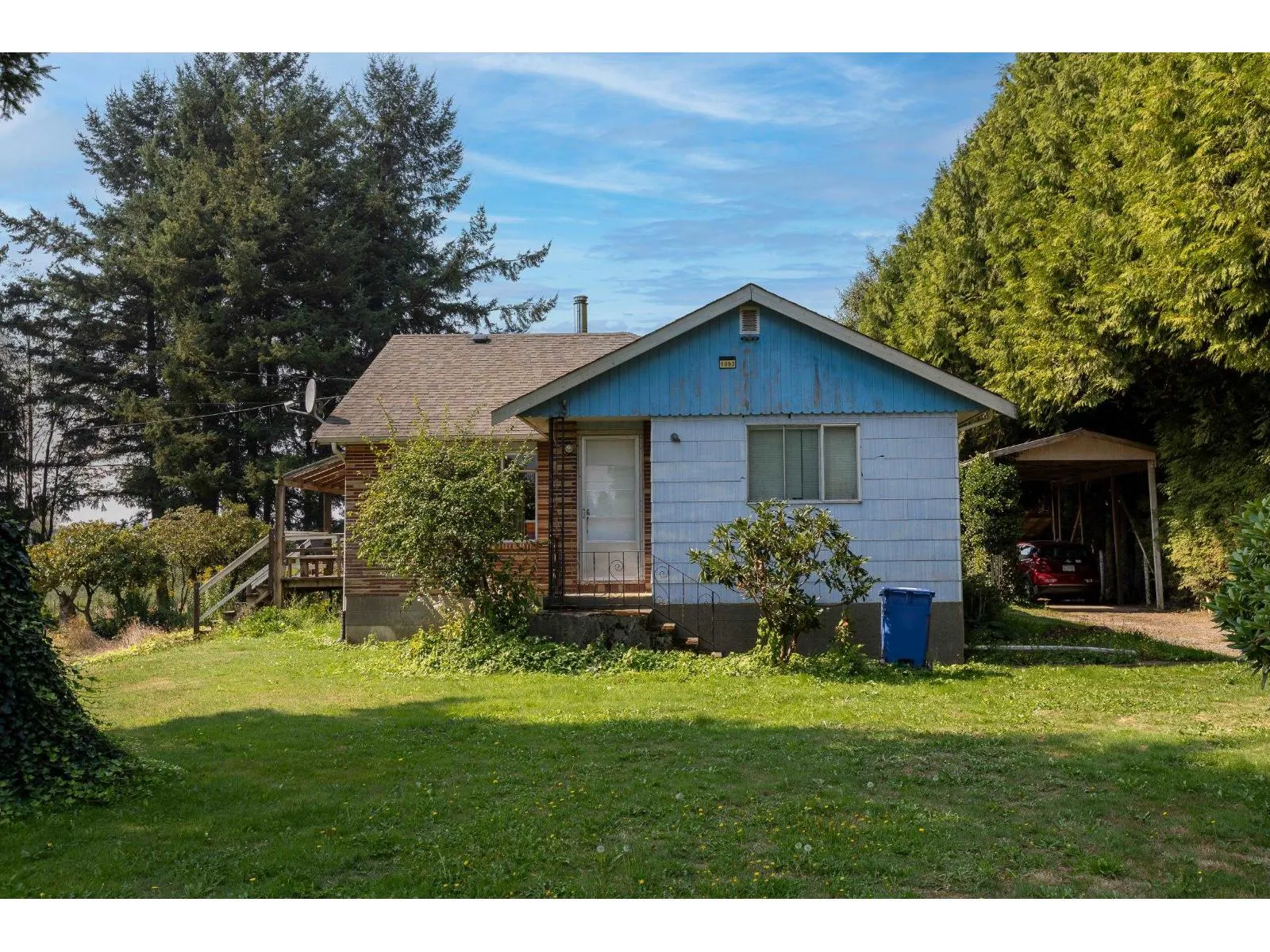 1093 MCKENZIE ROAD