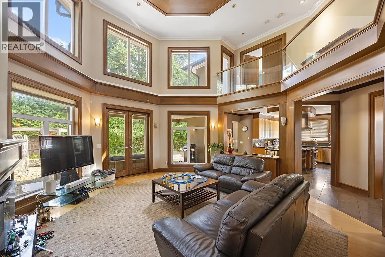 3582 EDGEMONT BOULEVARD