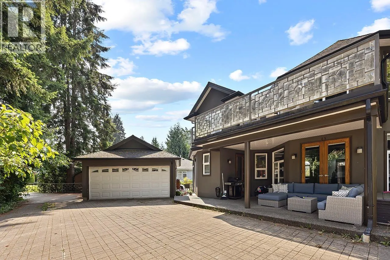 3582 EDGEMONT BOULEVARD