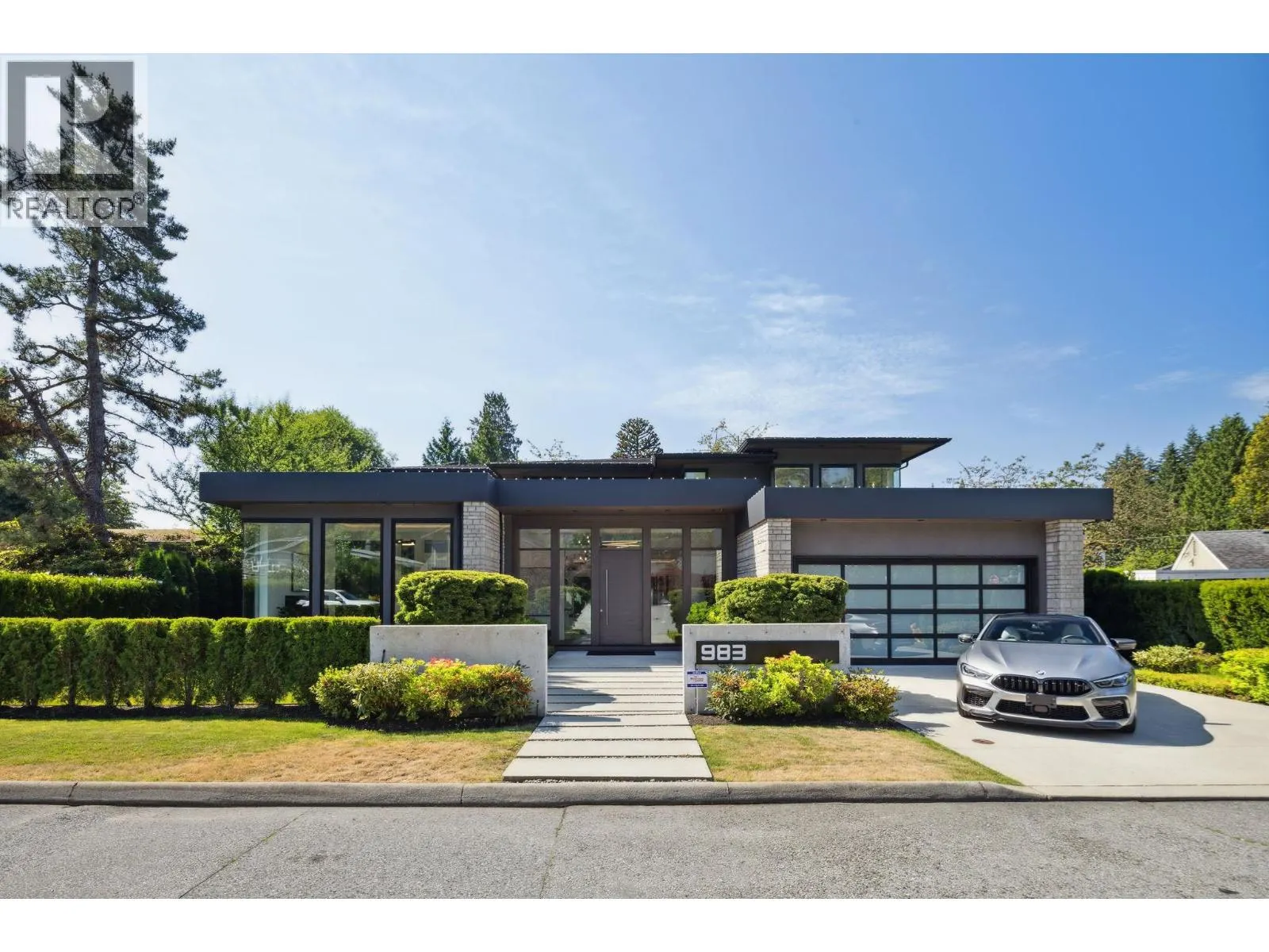 983 TUDOR AVENUE