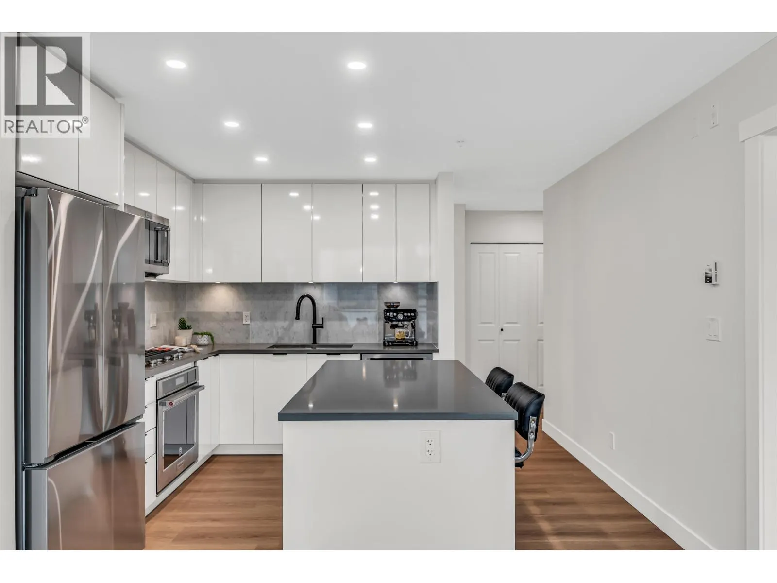 404 2632 LIBRARY LANE
