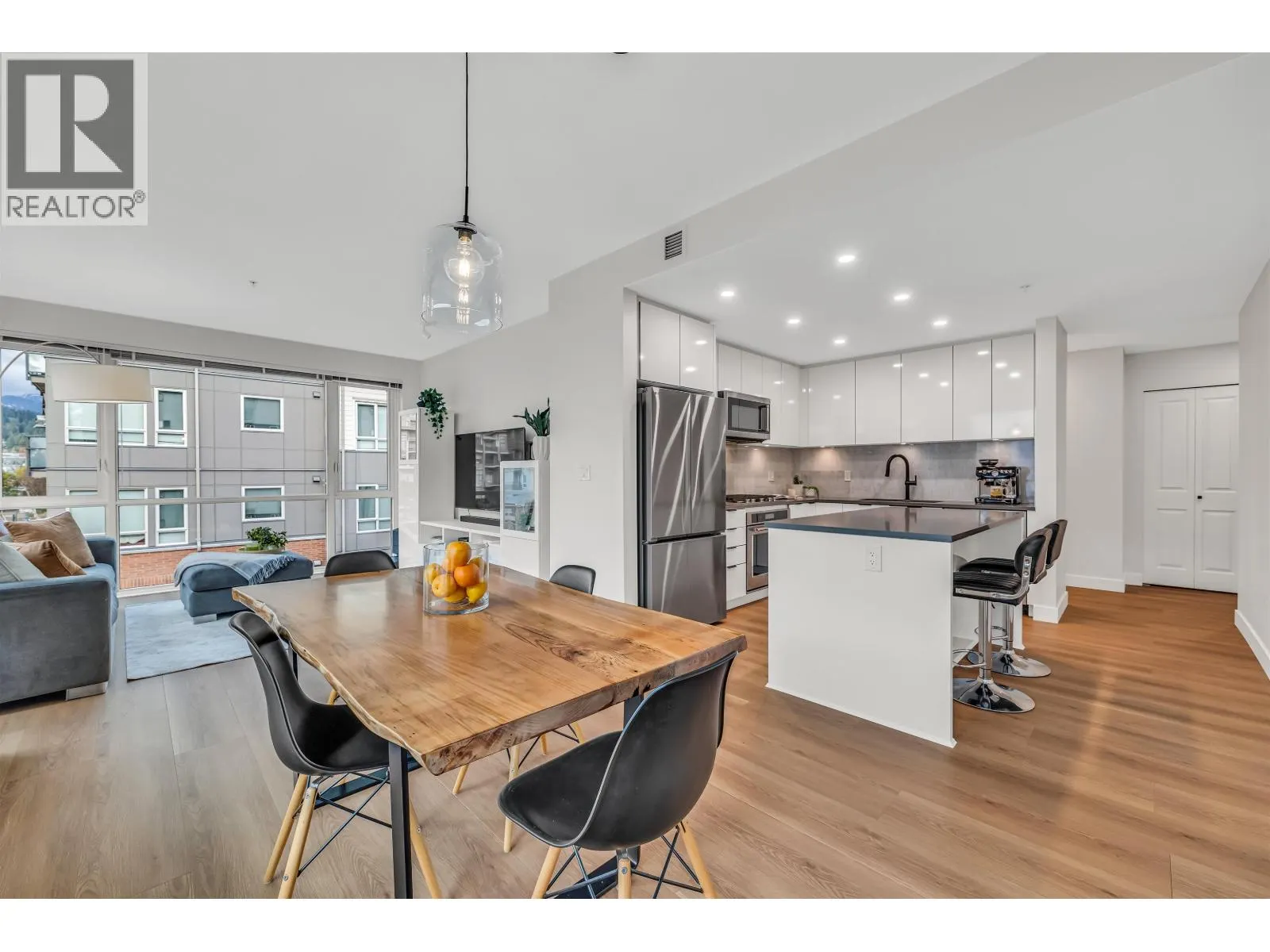 404 2632 LIBRARY LANE